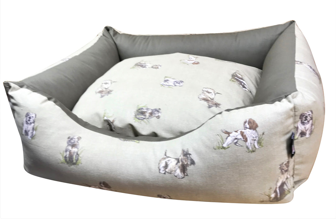 Country Dogs Settee 84cm x 69cm (One Size Only)